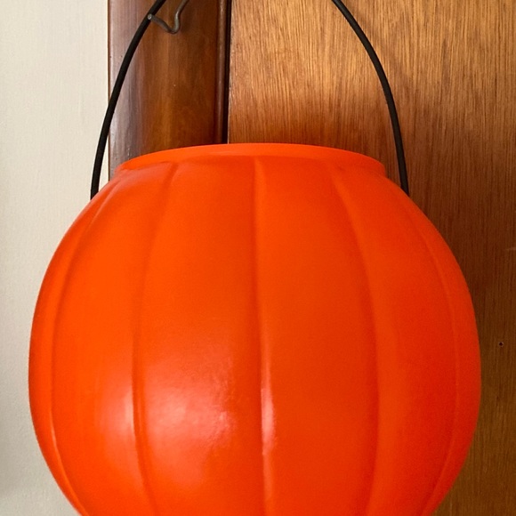 Vintage blow mold pumpkin bucket - Picture 5 of 9